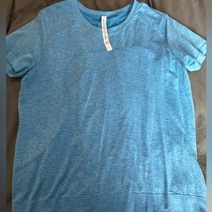 Lululemon Relaxed fit Swiftly Tee